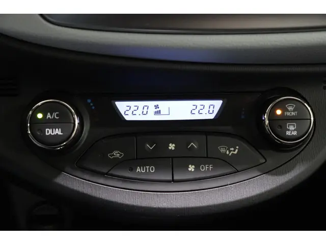 Toyota Yaris 1.5 Hybrid Aspiration, 2014 Hybride Benzine 6