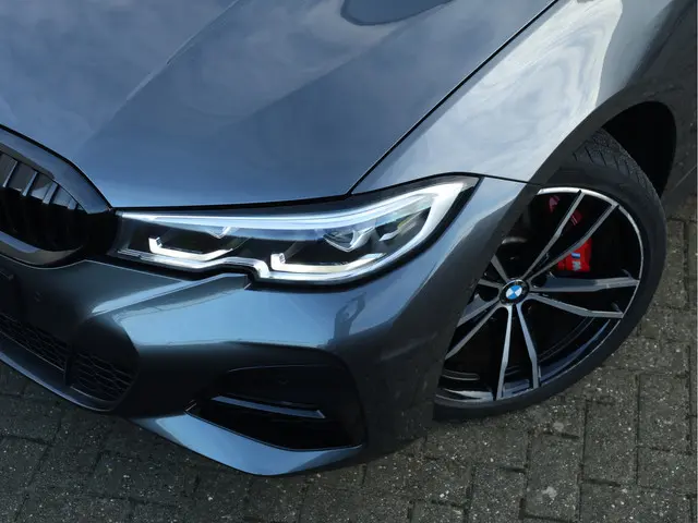 BMW 3 Serie 330e M Sport 2021 Hybride Benzine 12