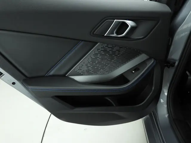 BMW 1 Serie 5-deurs 120 2025 Benzine 17