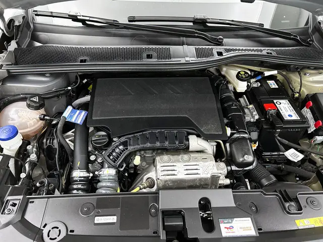 Peugeot 208 1.2 PureTech 100 Allure 2024 Benzine 39