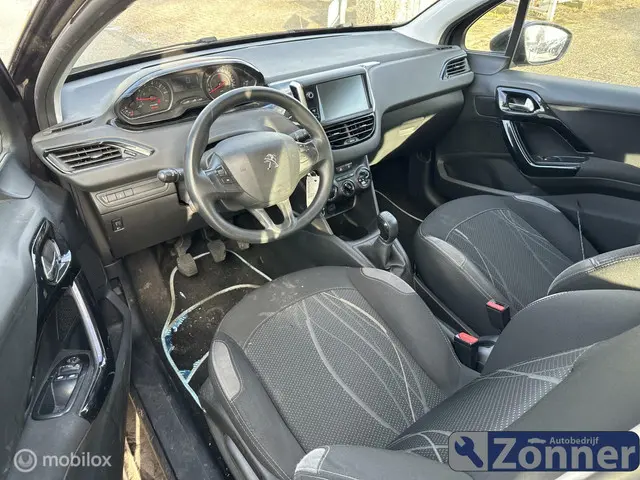 Peugeot 208 1.2 VTi Active 2013 Benzine 7