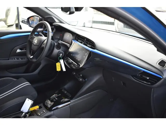 Opel Corsa 1.2 Turbo Hybrid Yes 2025 Hybride Benzine 14