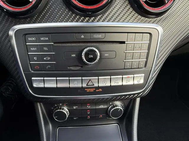 Mercedes-Benz A-Klasse AMG 45 4MATIC 2016 Benzine 26