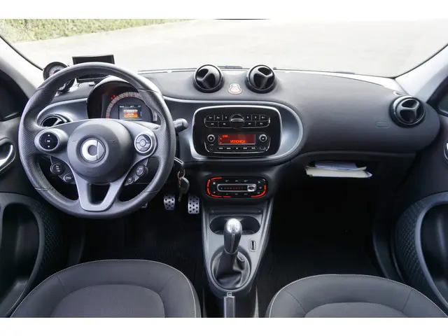 Smart Forfour 1.0 Passion 2016 Benzine 8