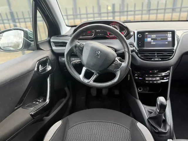Peugeot 208 1.2 PureTech Style Pack 2015 Benzine 11
