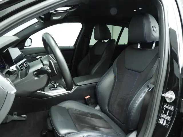 BMW 3 Serie Touring 318i 2022 Benzine 7