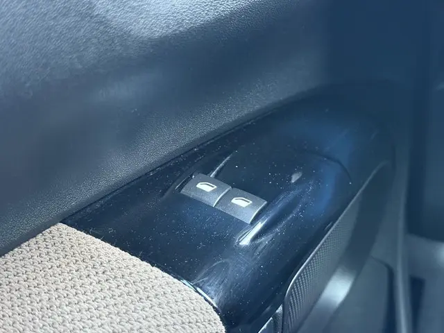 Citroën C4 Cactus 1.2 e-VTi Shine 2014 Benzine 25