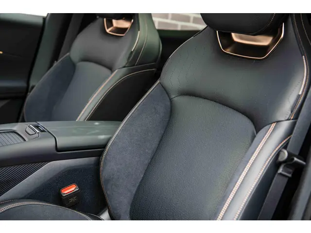 Lynk & Co 08 1.5 More 2025 Hybride Benzine 22