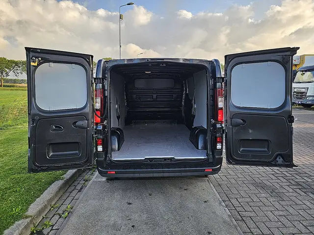 Renault Trafic 2.0 DCI 2021 Diesel 13