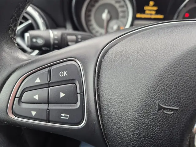 Mercedes-Benz GLA 200 Ambition 2015 Benzine 14