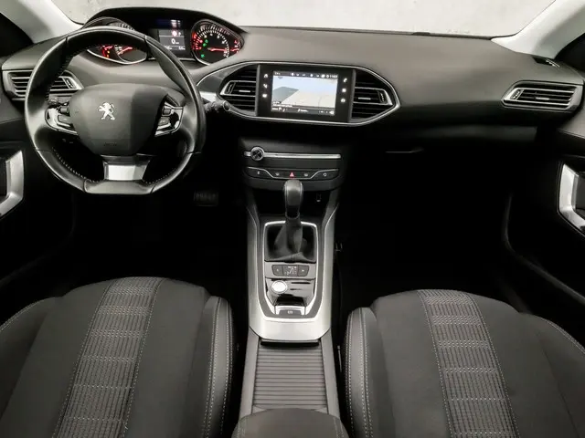 Peugeot 308 1.2 PureTech Sport 2018 Benzine 6