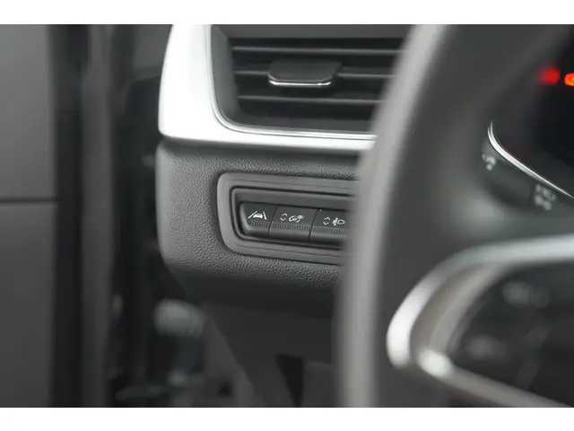 Renault Captur TCe 90 Techno 2024 Benzine 36