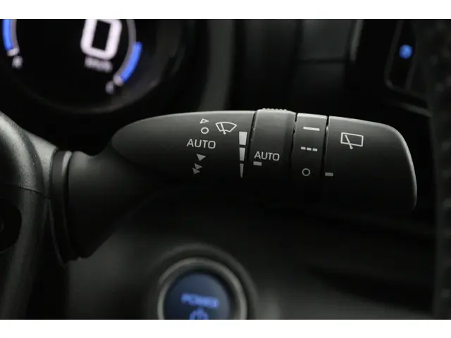 Toyota Yaris 1.5 Hybrid Executive 2022 Hybride Benzine 32