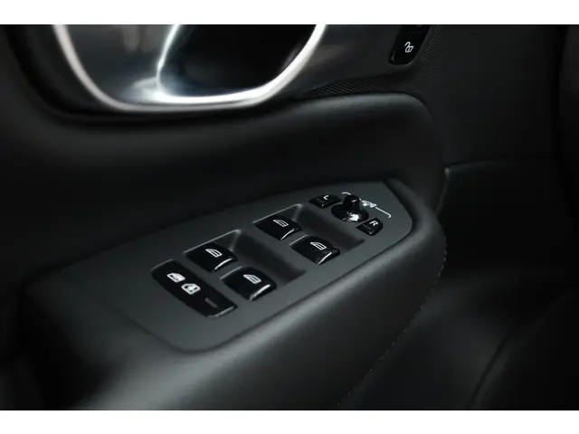 Volvo XC90 T8 Recharge Plus Bright 2024 Hybride Benzine 7