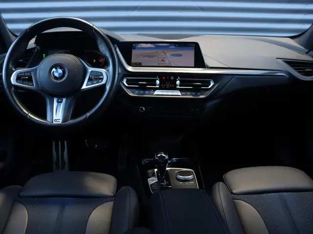 BMW 1 Serie 118i 2022 Benzine 11