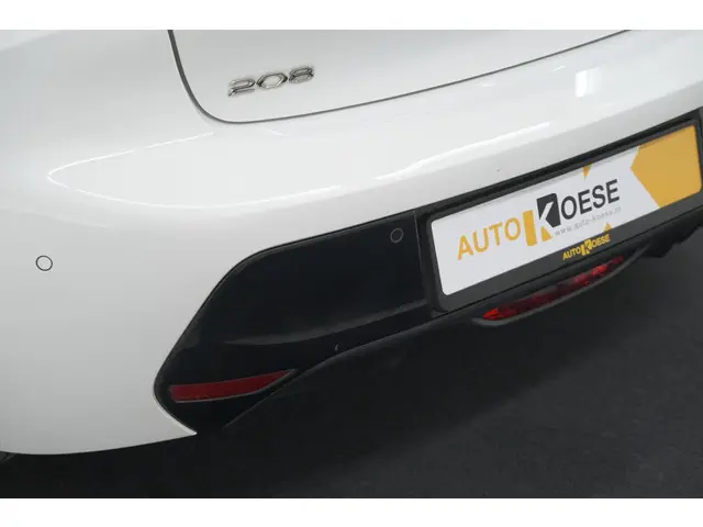 Peugeot 208 PureTech 100 Allure 2022 Benzine 18