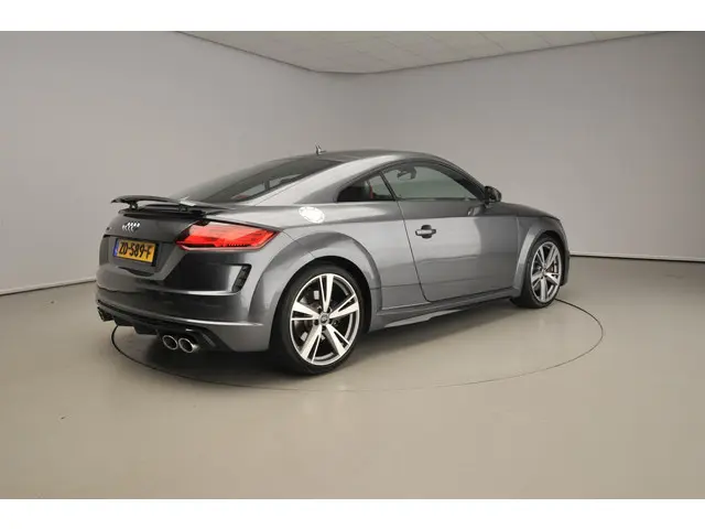 Audi TTS 2