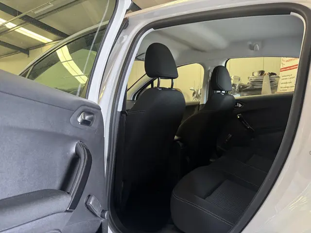 Peugeot 208 1.2 PureTech Blue Lion 2018 Benzine 16