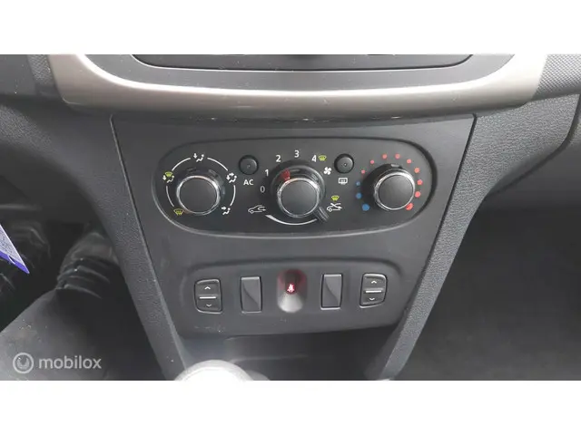 Dacia Logan MCV 0.9 TCe Lauréate 2014 Benzine 16