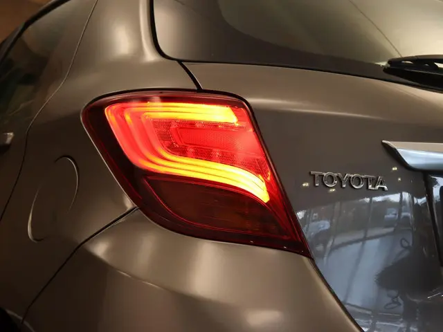 Toyota Yaris 1.5 Hybrid Trend 2016 Hybride Benzine 13