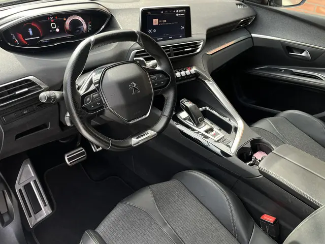 Peugeot 5008 3