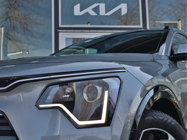 Kia Niro 1.6 GDi Hybrid DynamicLine 2023 Hybride Benzine 8