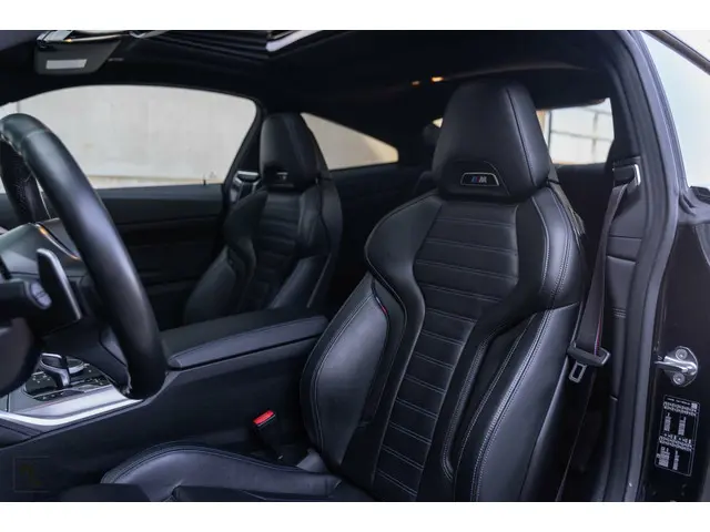 BMW 4 Serie Coupé 420d High Executive 2022 Diesel 26