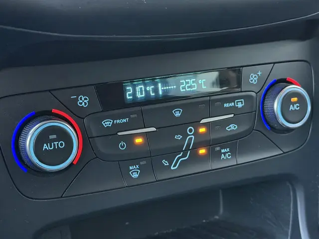 Ford Focus 1.0 Titanium Navi Clima PDC 2018 Benzine 11