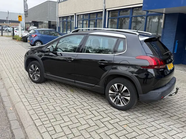 Peugeot 2008 1.2 PureTech Allure((( 90.000 km ))) 2017 Benzine 20