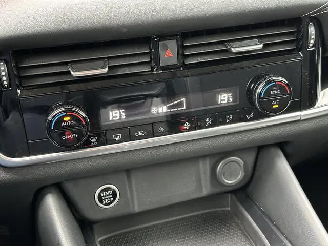 Nissan QASHQAI 1.3 MHEV Xtronic N-Connecta 2024 Benzine 37