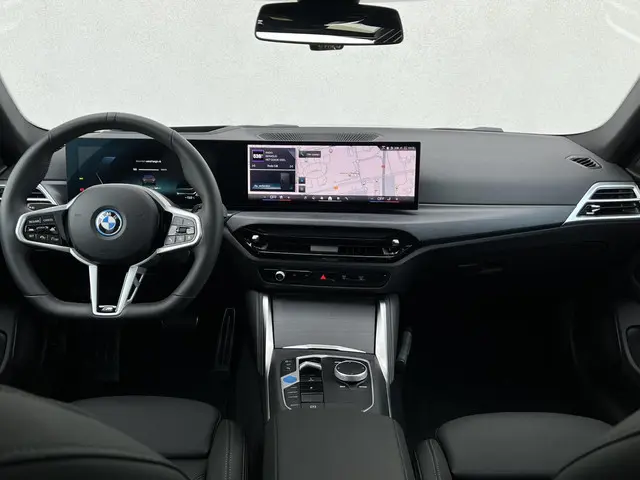 BMW i4 3