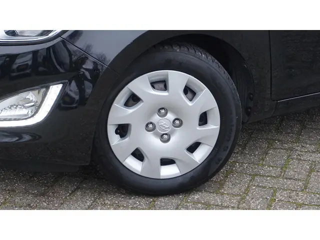 Hyundai i20 1.2i i-Motion Airco 2012 Benzine 5