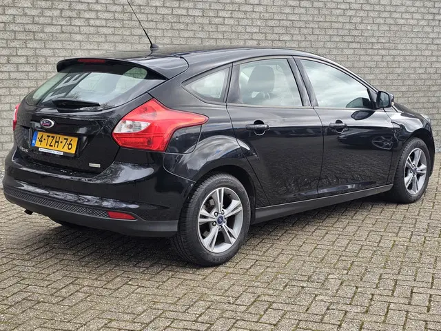 Ford Focus 1.0 EcoBoost Edition Airco/Ccr 2014 Benzine 6