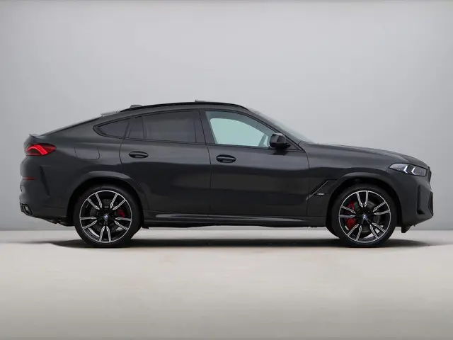 BMW X6 M60i xDrive 2025 Benzine 8