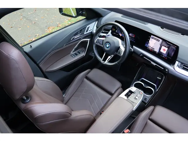 BMW X1 xDrive30e 2023 Hybride Benzine 17
