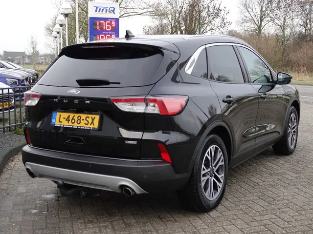 Ford Kuga 2.5 PHEV Titanium 2021 Hybride Benzine 3