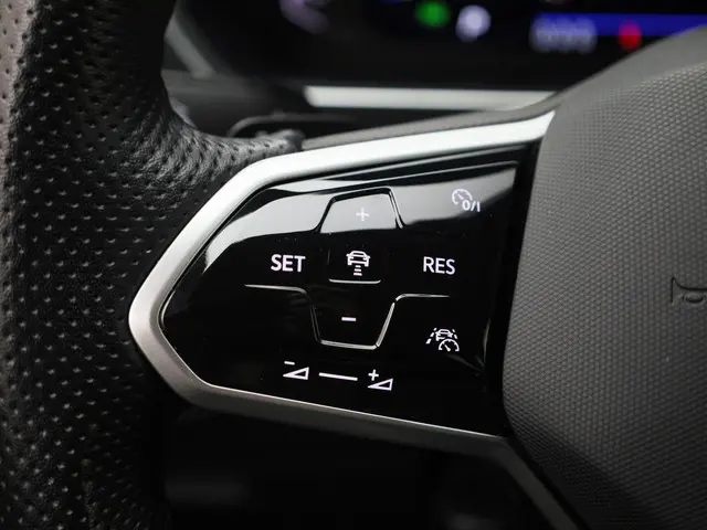 Volkswagen Tiguan 1.5TSI/150PK R-Line DSG 2022 Benzine 7