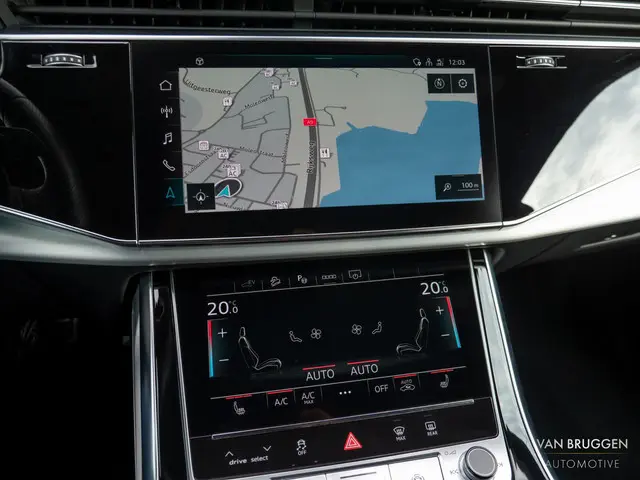 Audi Q8 55 TFSI e quattro S-Line 2022 Hybride Benzine 38