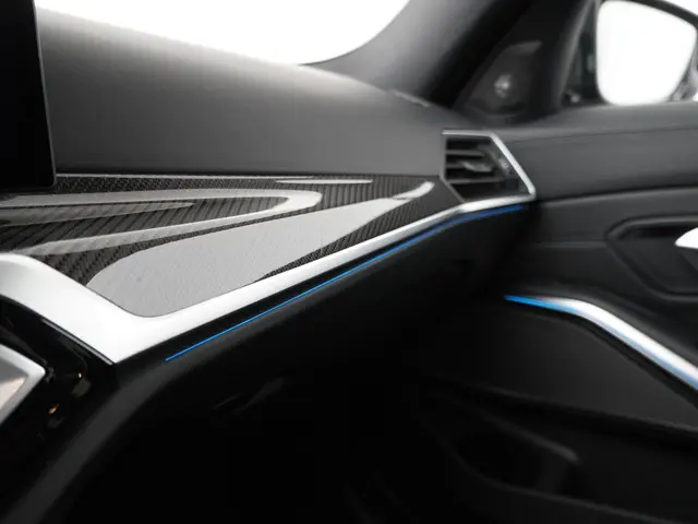 BMW M3 3-serie xDrive Competition 2024 Benzine 23