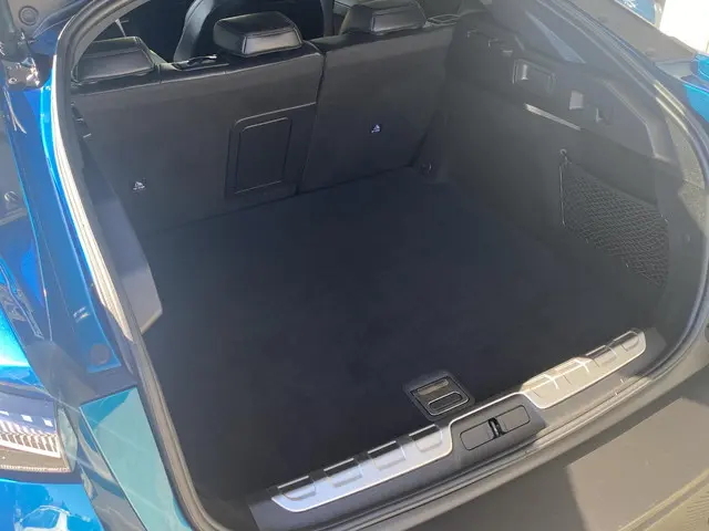 Peugeot 408 1.6 Hybrid GT 2023 Hybride Benzine 13