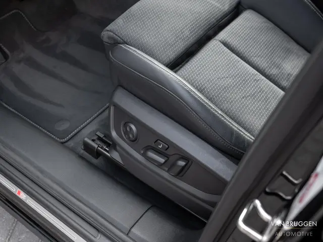 Audi Q5 55 TFSI e S-Line 2022 Hybride Benzine 15