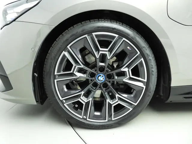 BMW 5 Serie Touring 530e 2024 Hybride Benzine 39