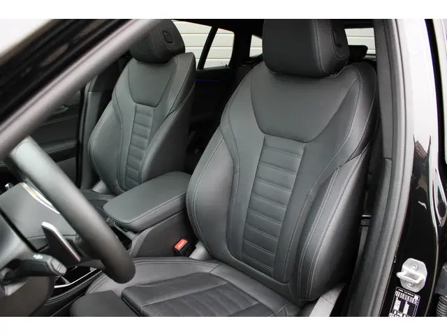 BMW X4 xDrive20i m Sport 2022 Benzine 3