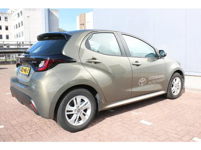 Toyota Yaris 1.5 Hybrid 115 Active 2025 Hybride Benzine 4