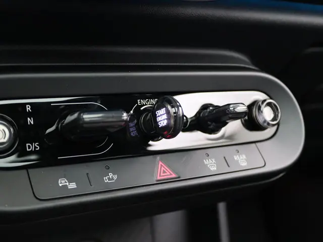 MINI 3-Deurs Cooper 2025 Benzine 13