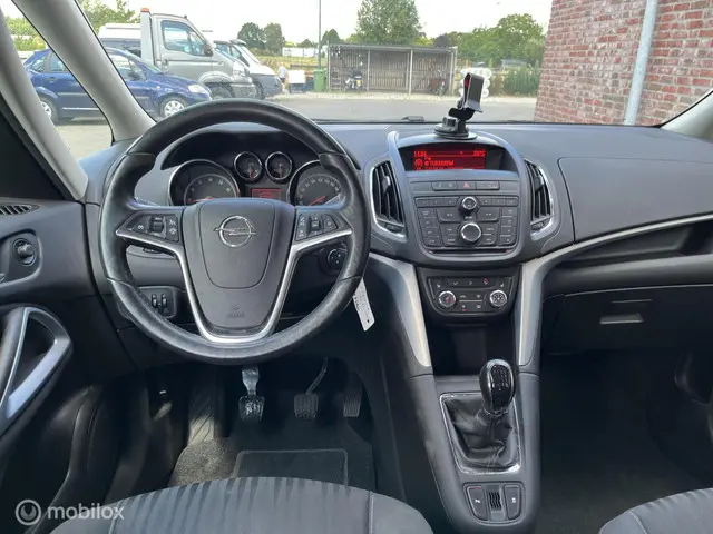 Opel Zafira Tourer 1.4 Cosmo 2012 Benzine 8