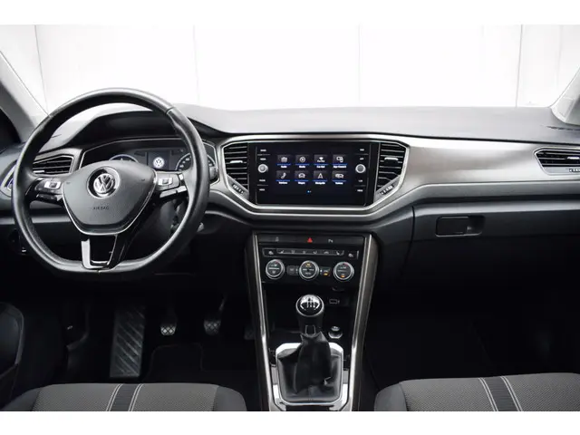Volkswagen T-Roc 1.5 TSi 150pk Sport 2019 Benzine 6