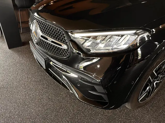 Mercedes-Benz GLC 200 4MATIC AMG Line 2023 Benzine 24