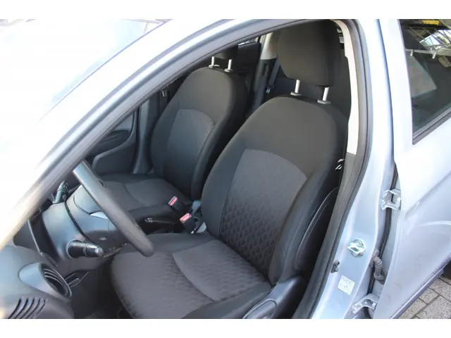Mitsubishi Space Star 1.0 Cool+ 2020 Benzine 9