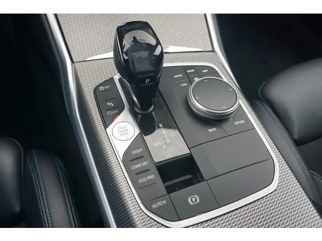 BMW 3 Serie 320i 2019 Benzine 11